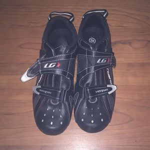 Cycling shoes